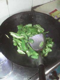 瓜蘸辣椒吃,瓜蘸辣椒的独特风味体验