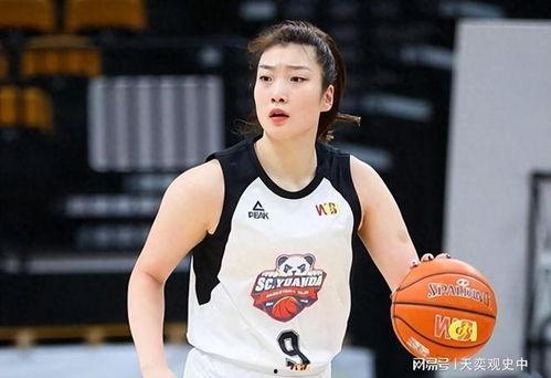 李梦篮球吃瓜,揭秘赛场背后的趣味故事