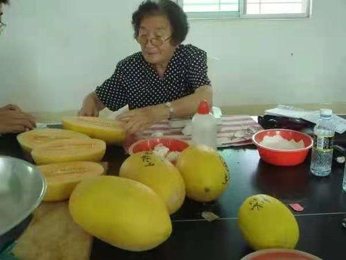 路人王基地吃瓜,揭秘电竞圈内的“吃瓜”风云